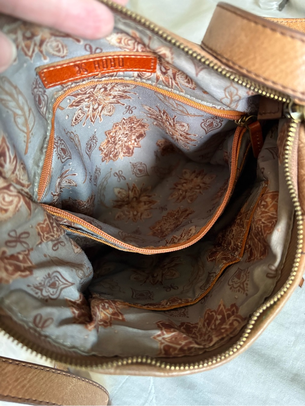 HOBO Tan Leather Crossbody Messenger Bag - Picture 6 of 13